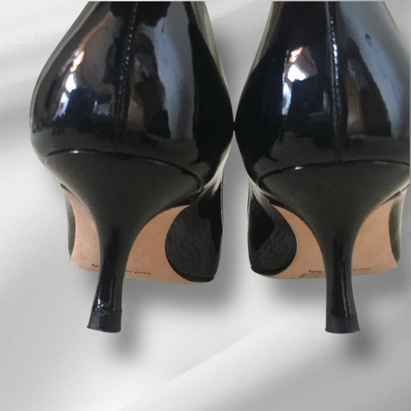 Manolo Blahnik BB Patent Leather Black Pointed Toe Pumps - Picture 10 of 16